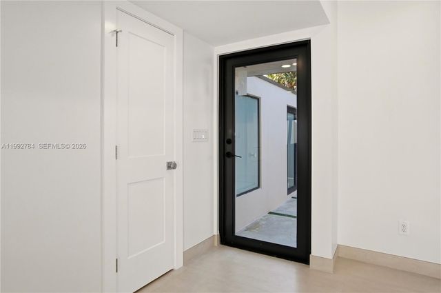 7238 Jacaranda Ln, Miami Lakes, FL 33014