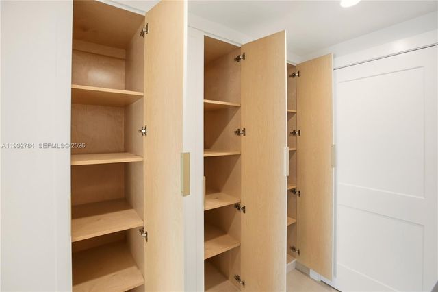 7238 Jacaranda Ln, Miami Lakes, FL 33014