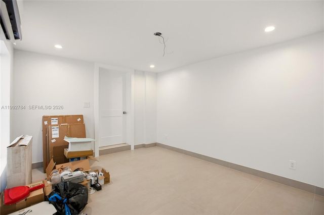 7238 Jacaranda Ln, Miami Lakes, FL 33014