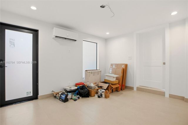 7238 Jacaranda Ln, Miami Lakes, FL 33014