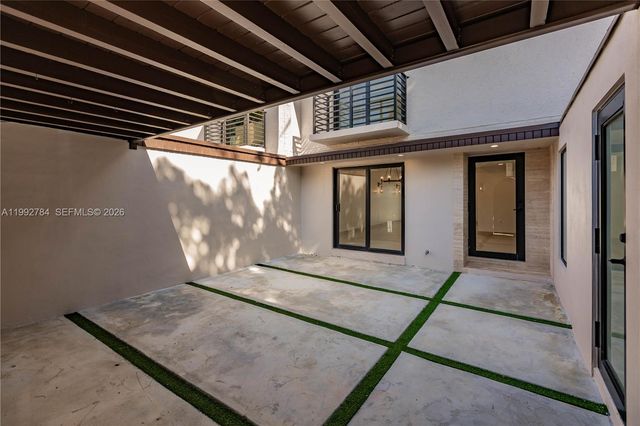 7238 Jacaranda Ln, Miami Lakes, FL 33014