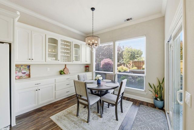 5326 Flyway Dr, Fair Oaks, CA 95628