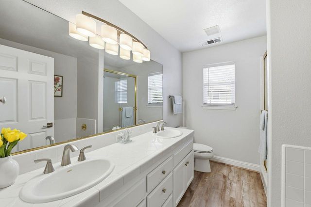 5326 Flyway Dr, Fair Oaks, CA 95628