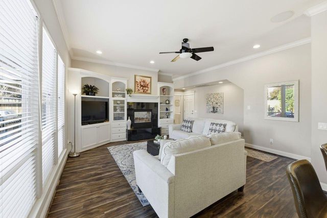 5326 Flyway Dr, Fair Oaks, CA 95628