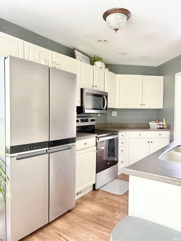 960 N Quail Ridge Circle, Vincennes, IN 47591