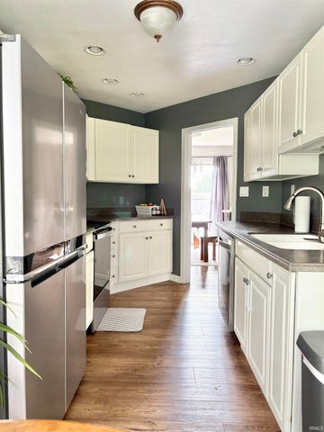 960 N Quail Ridge Circle, Vincennes, IN 47591