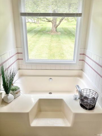 960 N Quail Ridge Circle, Vincennes, IN 47591