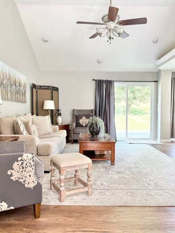 960 N Quail Ridge Circle, Vincennes, IN 47591