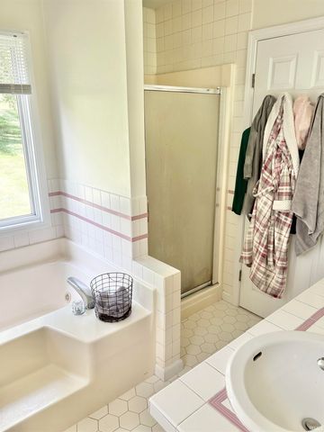 960 N Quail Ridge Circle, Vincennes, IN 47591