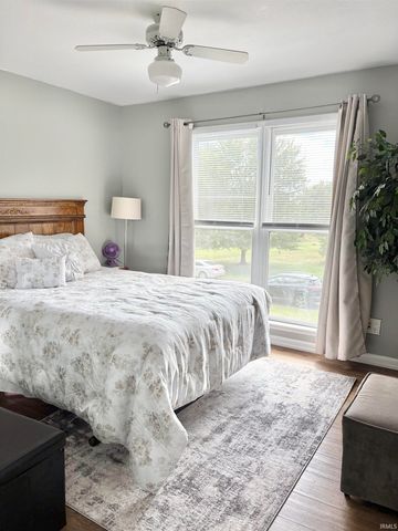 960 N Quail Ridge Circle, Vincennes, IN 47591