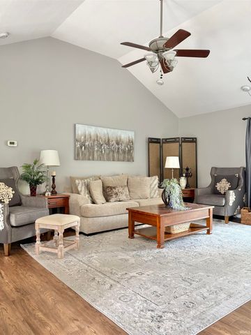 960 N Quail Ridge Circle, Vincennes, IN 47591