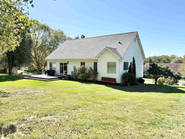 960 N Quail Ridge Circle, Vincennes, IN 47591