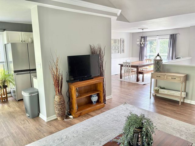 960 N Quail Ridge Circle, Vincennes, IN 47591