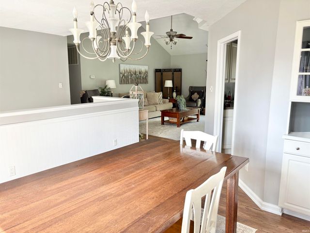 960 N Quail Ridge Circle, Vincennes, IN 47591