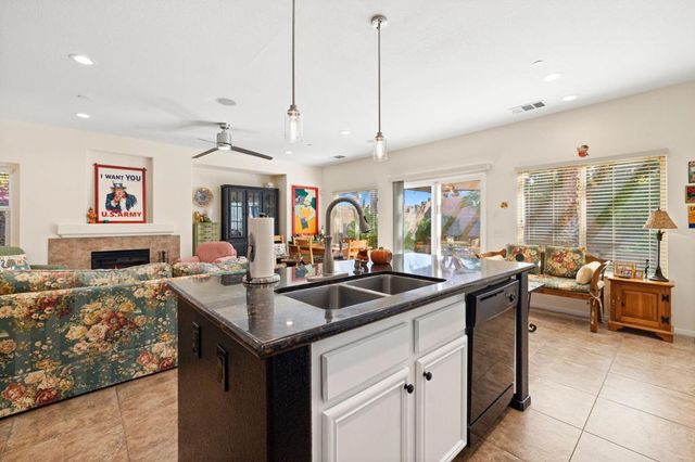 1067 Alta Cresta, Palm Springs, CA 92262