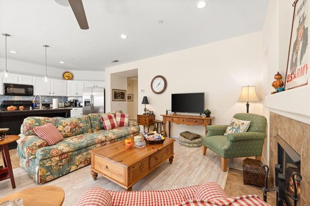 1067 Alta Cresta, Palm Springs, CA 92262