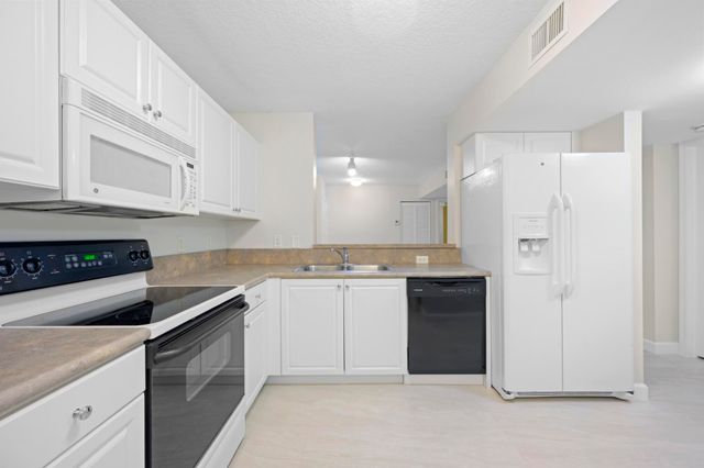 619 E Sheridan Street 106, Dania Beach, FL 33004
