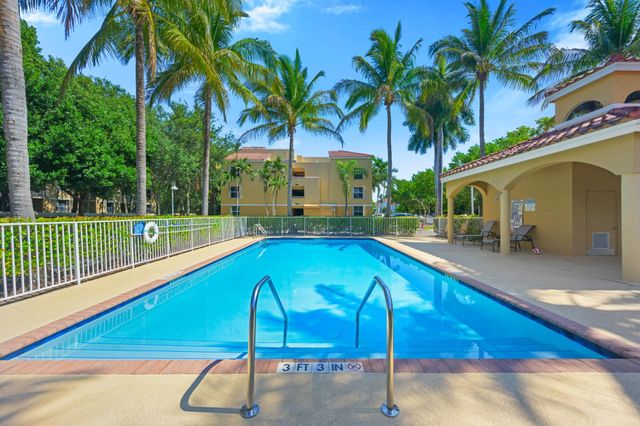 619 E Sheridan Street 106, Dania Beach, FL 33004