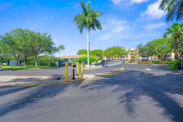 619 E Sheridan Street 106, Dania Beach, FL 33004