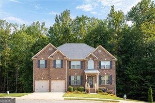 627 Stream Court, Fairburn, GA 30213