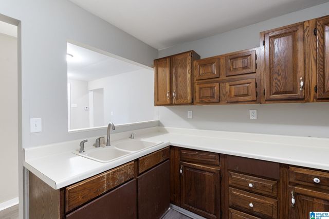 115 2ND STREET NW, Graysville, AL 35073