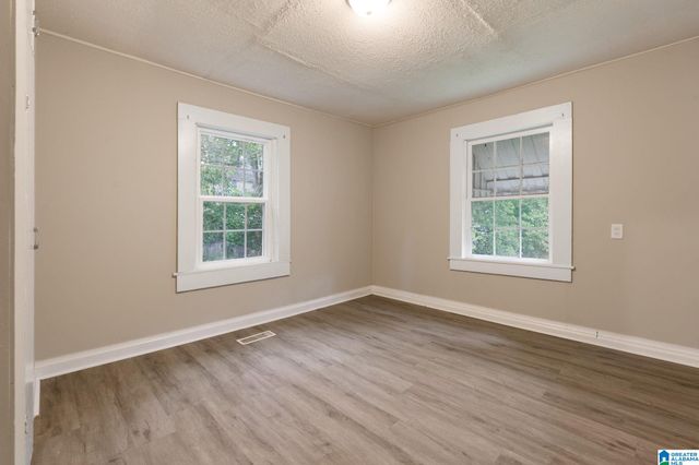 115 2ND STREET NW, Graysville, AL 35073
