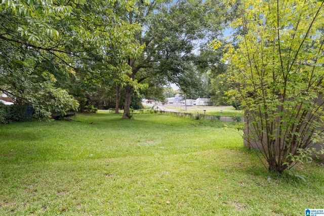 115 2ND STREET NW, Graysville, AL 35073