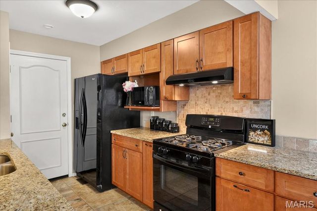 11934 Autumn Lakes Drive, Maryland Heights, MO 63043