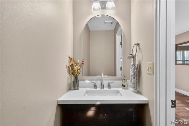 11934 Autumn Lakes Drive, Maryland Heights, MO 63043