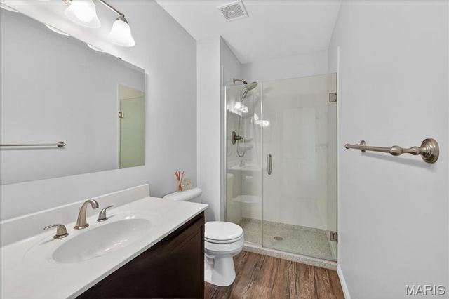 11934 Autumn Lakes Drive, Maryland Heights, MO 63043