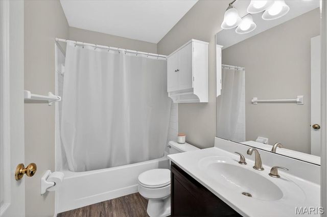 11934 Autumn Lakes Drive, Maryland Heights, MO 63043