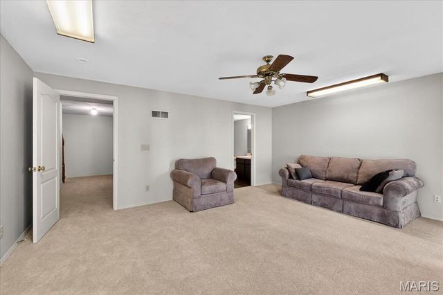 11934 Autumn Lakes Drive, Maryland Heights, MO 63043