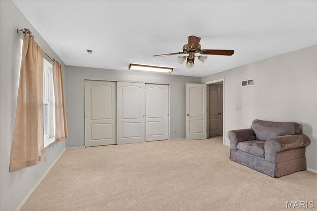 11934 Autumn Lakes Drive, Maryland Heights, MO 63043