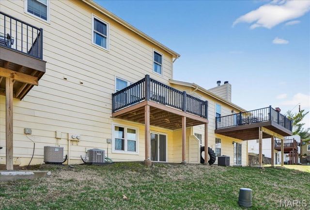 11934 Autumn Lakes Drive, Maryland Heights, MO 63043