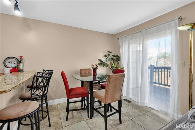 11934 Autumn Lakes Drive, Maryland Heights, MO 63043