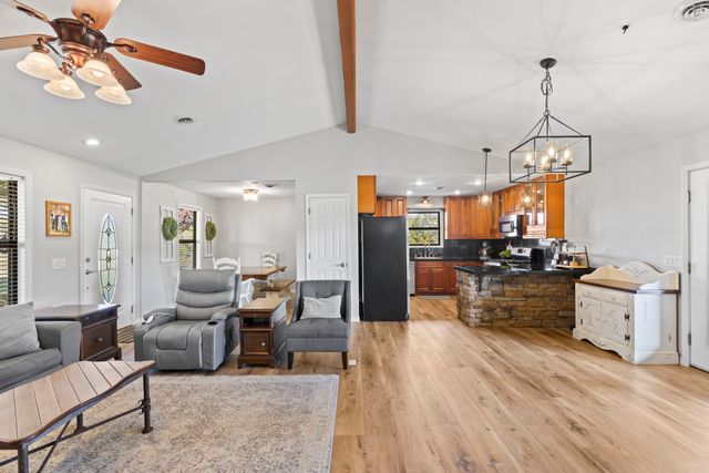 610 Highway B, Mansfield, MO 65704