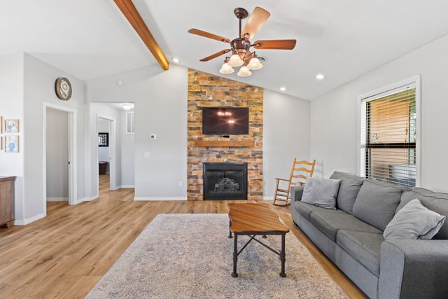 610 Highway B, Mansfield, MO 65704