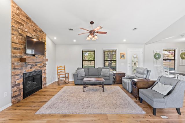 610 Highway B, Mansfield, MO 65704