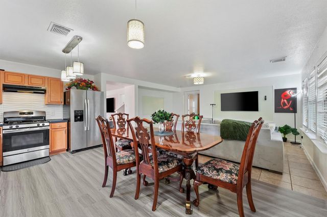 2818 Powell Springs Court, Missouri City, TX 77459