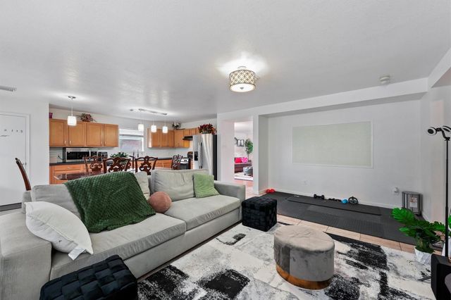 2818 Powell Springs Court, Missouri City, TX 77459