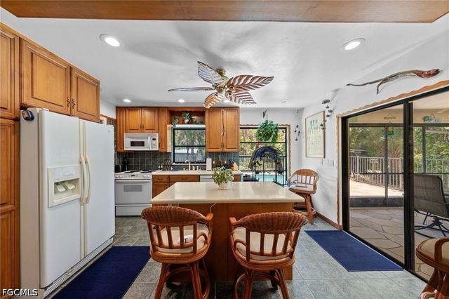 1090 13th ST SW, Naples, FL 34117