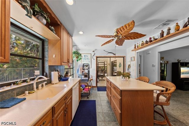 1090 13th ST SW, Naples, FL 34117