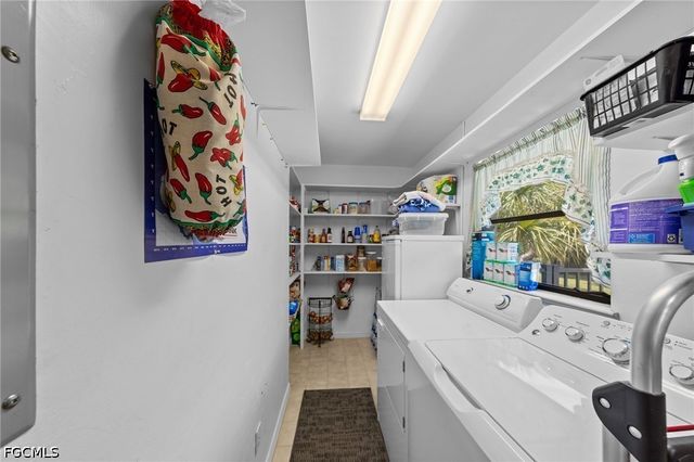 1090 13th ST SW, Naples, FL 34117