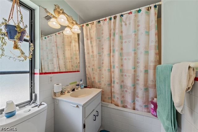 1090 13th ST SW, Naples, FL 34117