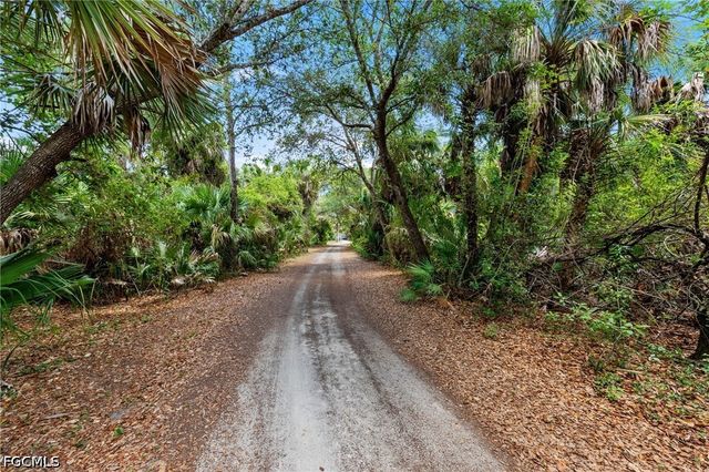 1090 13th ST SW, Naples, FL 34117