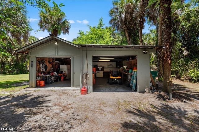 1090 13th ST SW, Naples, FL 34117