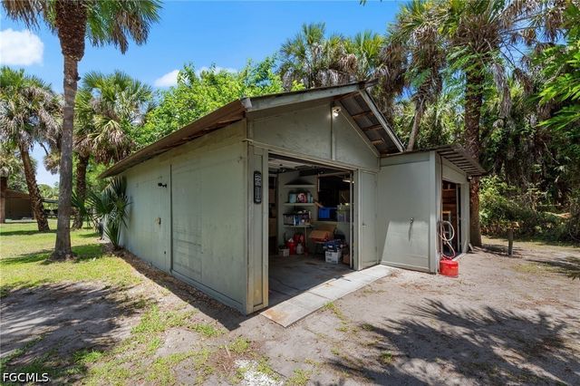 1090 13th ST SW, Naples, FL 34117