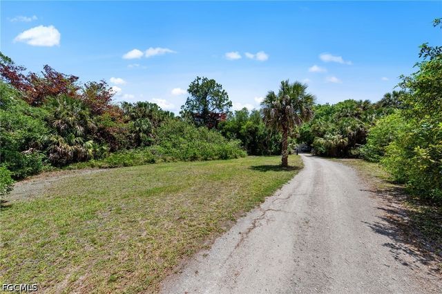 1090 13th ST SW, Naples, FL 34117