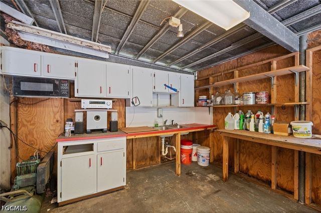 1090 13th ST SW, Naples, FL 34117