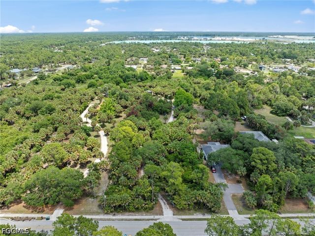 1090 13th ST SW, Naples, FL 34117
